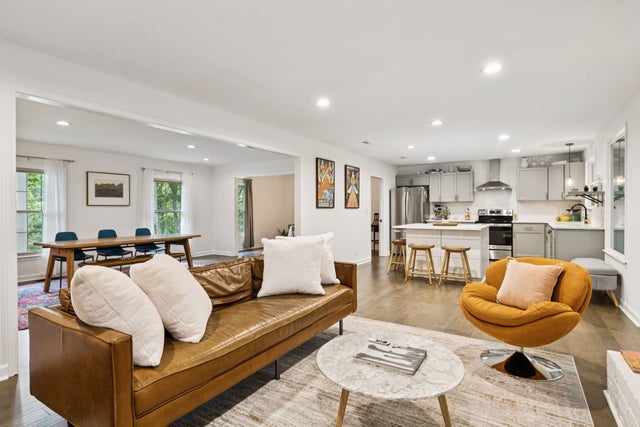 2011 Sunny Side Dr, Brentwood