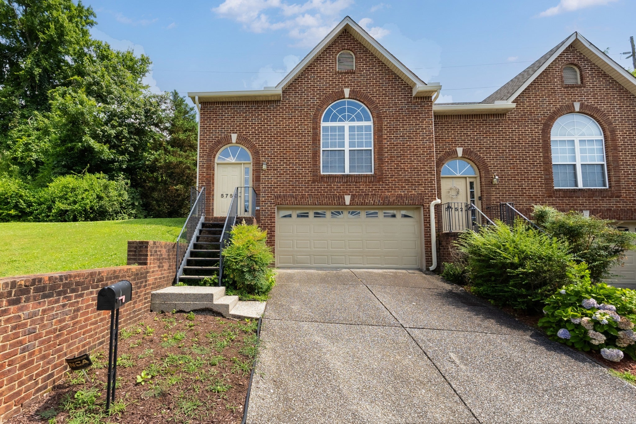 Photo of Listing #2940874