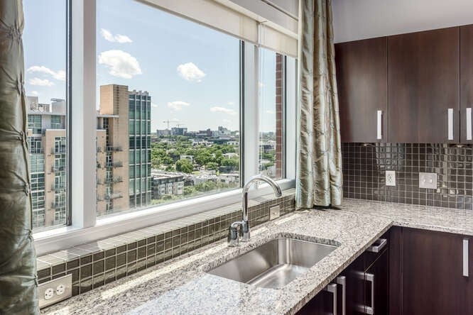 Photo for MLS 2941410 in 600 12th Ave S 1914 Nashville, TN - 37203