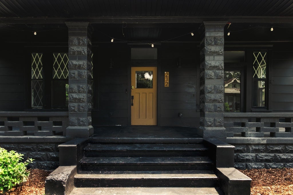 212 N Oak St, Springfield