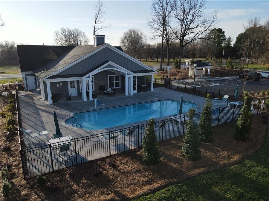 579 Restoration Dr, Smyrna