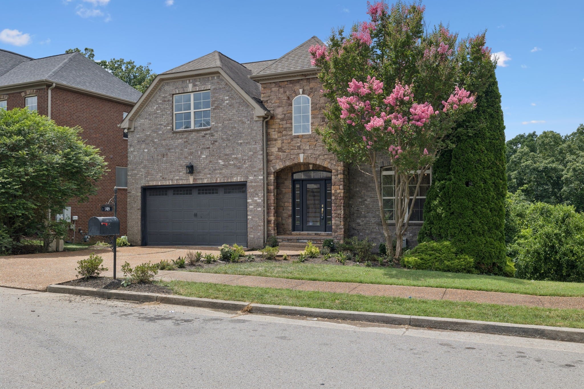 Photo of Listing #2944297