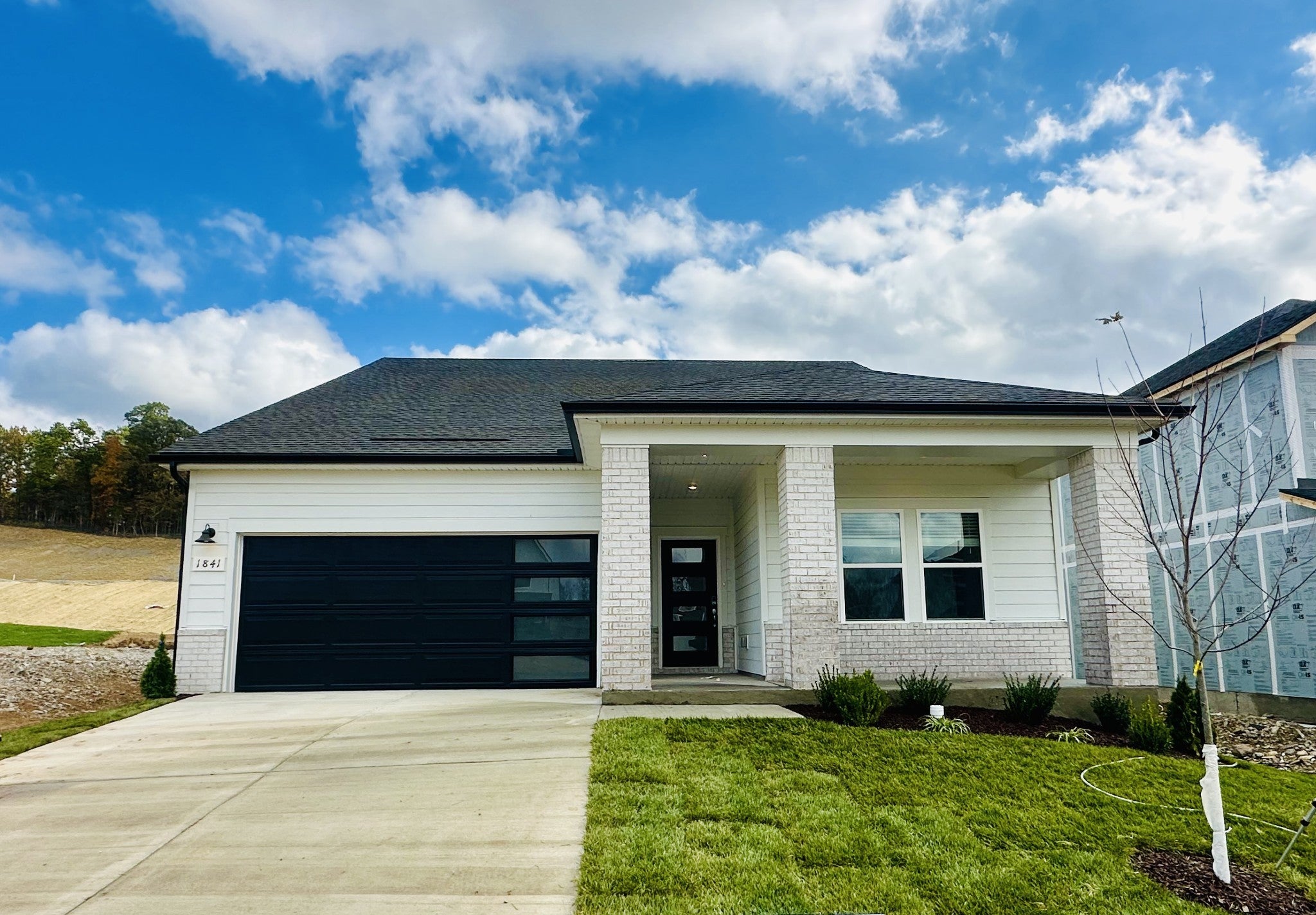 Photo of Listing #2946018