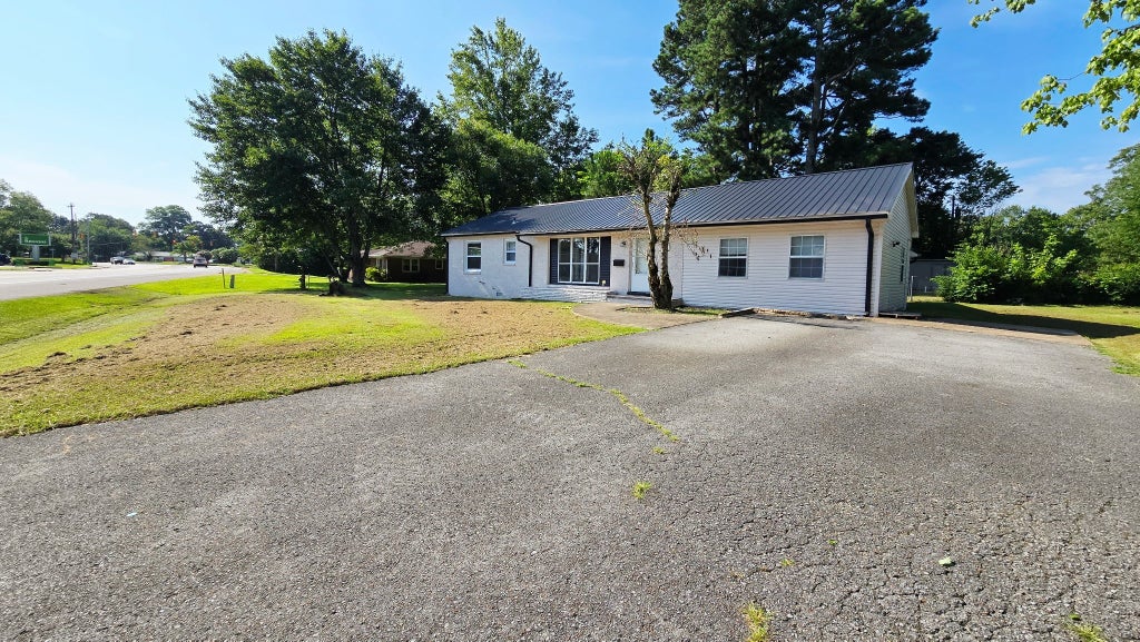 418 W Main St, Hohenwald