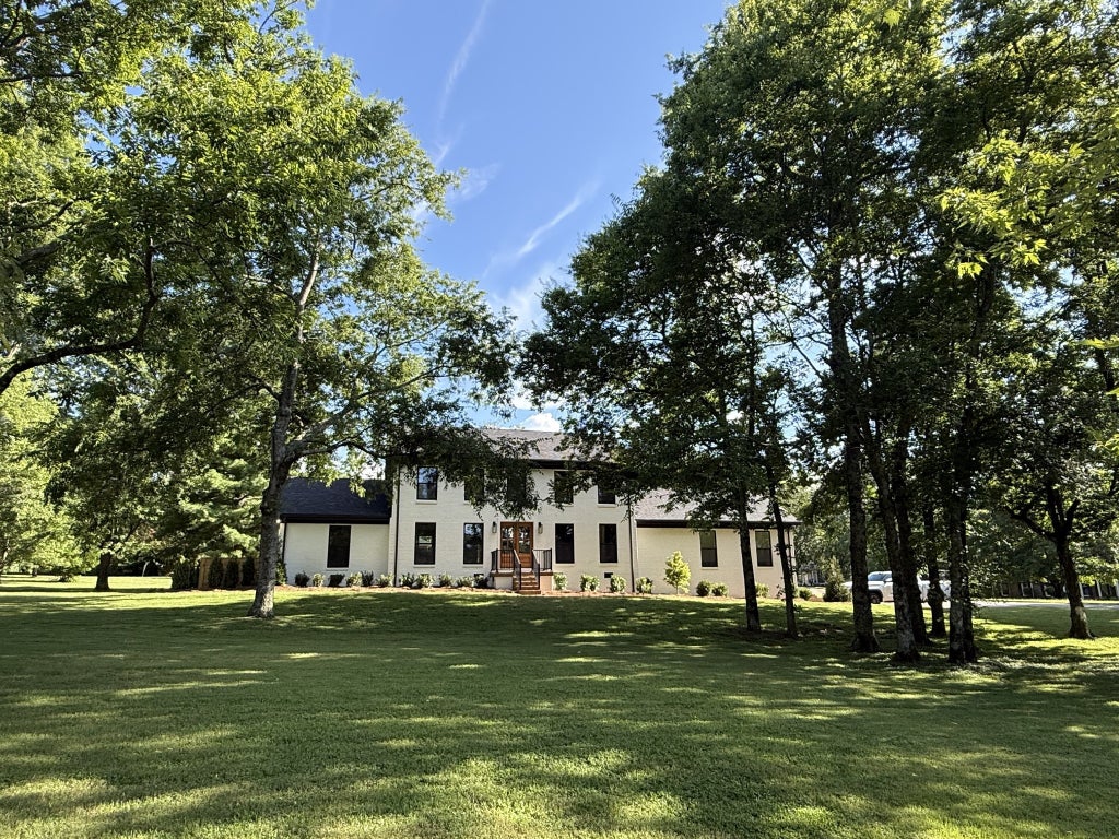 9209 Cherokee Ln, Brentwood