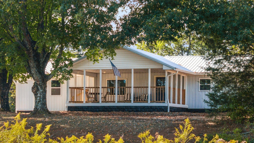 224 Red Pond Road, Sweetwater