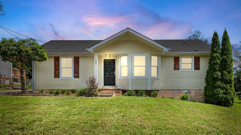 741 Princeton Cir, Clarksville