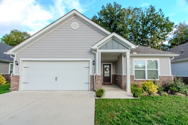 1003 Autumnwood Dr, Dickson