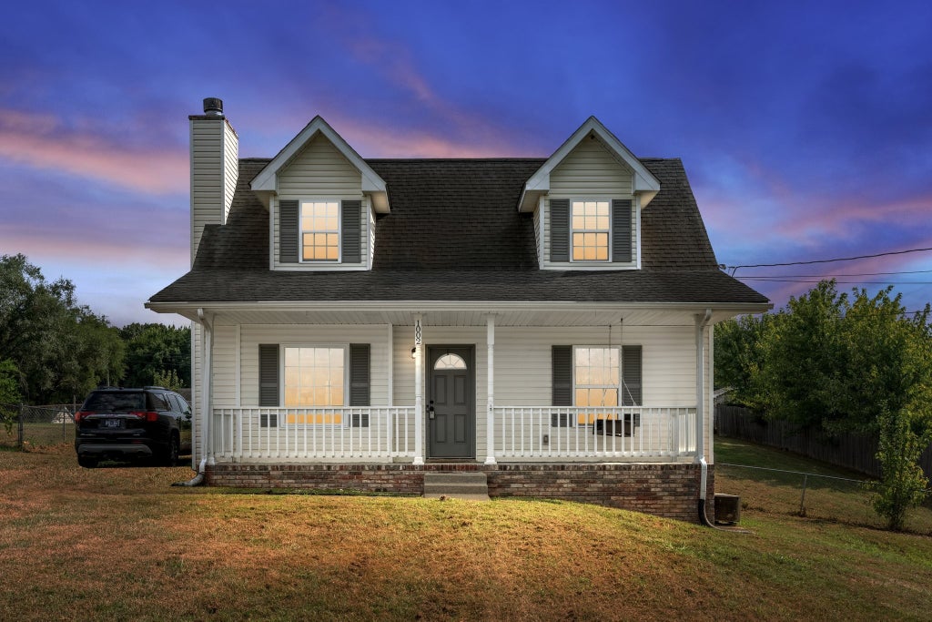 1002 Hot Shot Dr, Clarksville