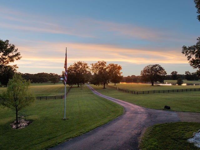 6040 S Mount Juliet Rd, Hermitage