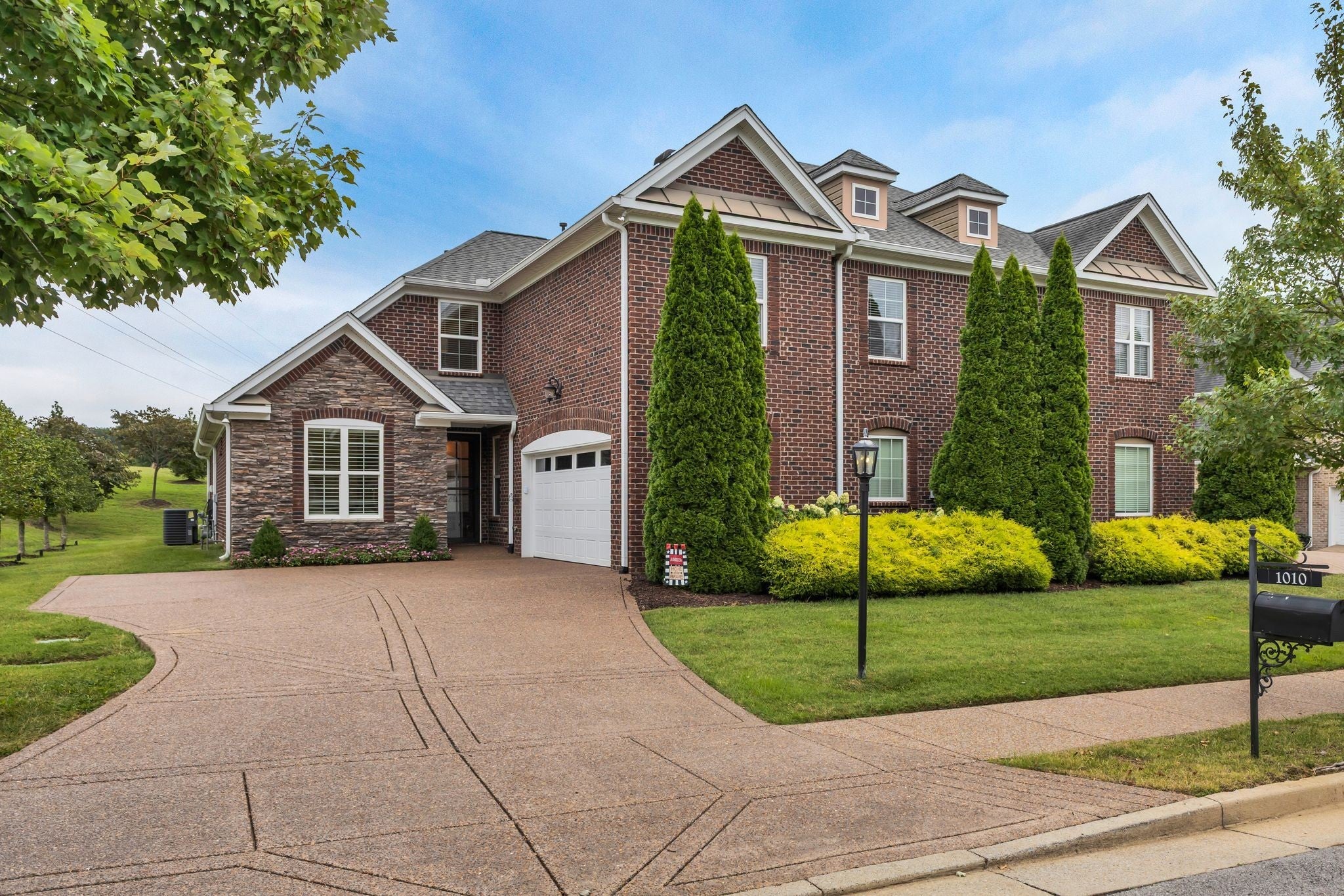 Photo of Listing #2967887