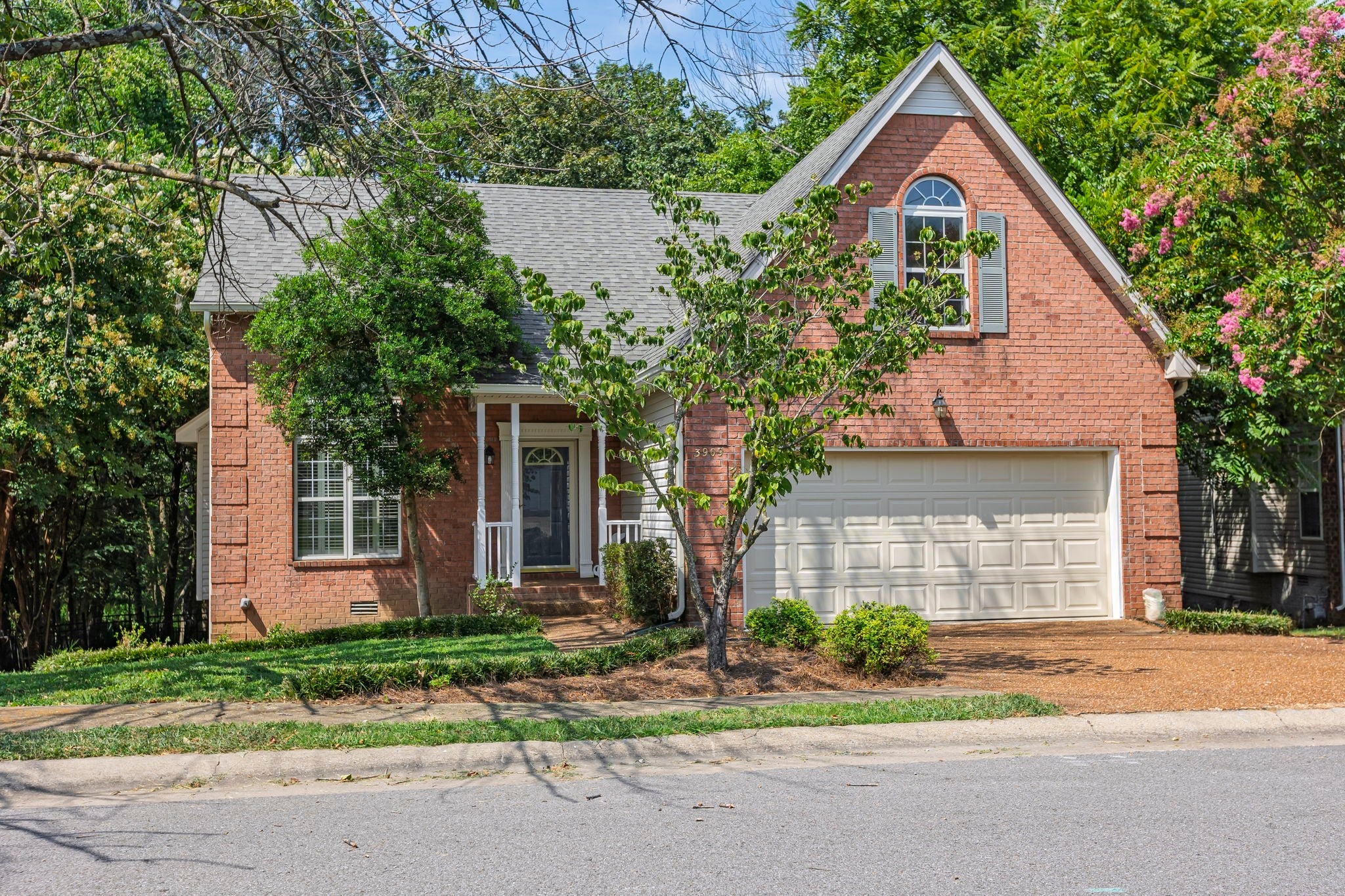 Photo of Listing #2968099