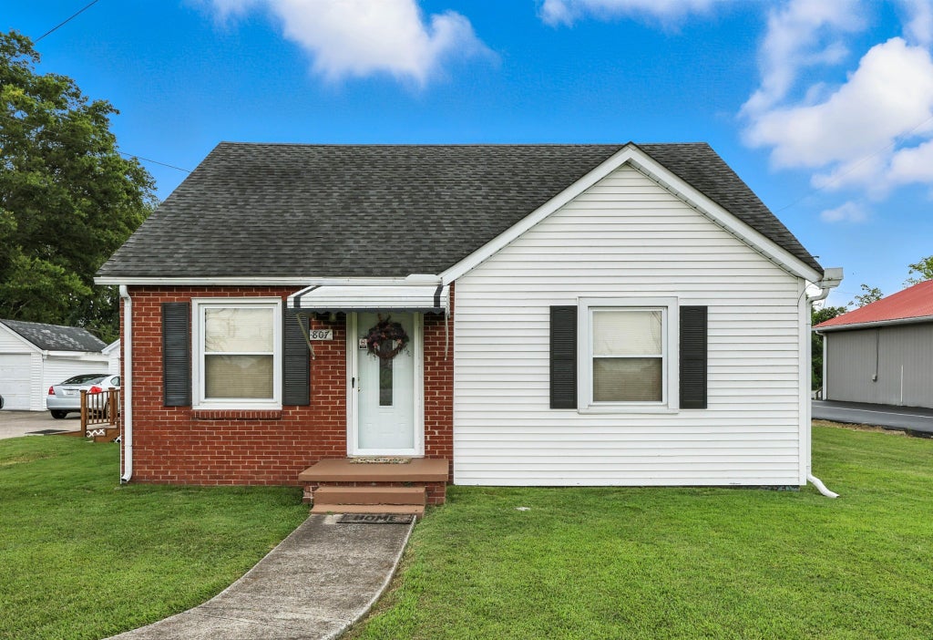 807 S Main Street, Elkton