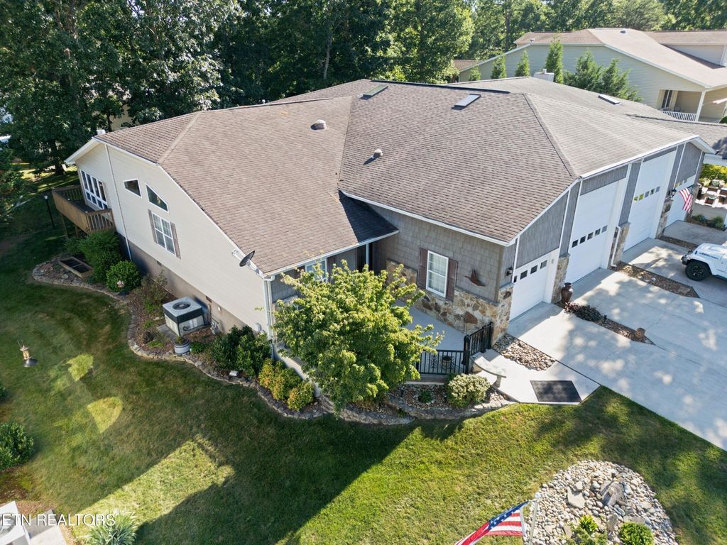 229 Hawthorn Loop, Crossville