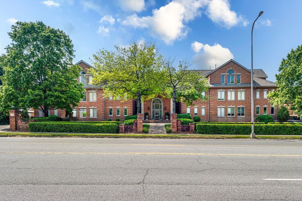 3733 West End Ave 200, Nashville
