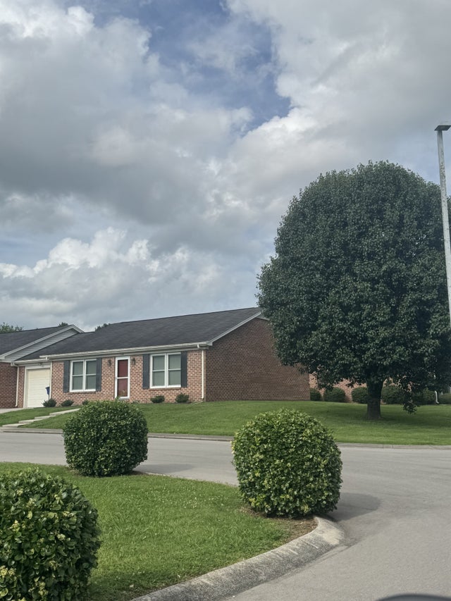 120 Dogwood Ct, Shelbyville