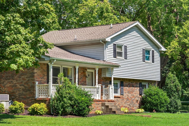 2729 Heights Circle Rd, Greenbrier