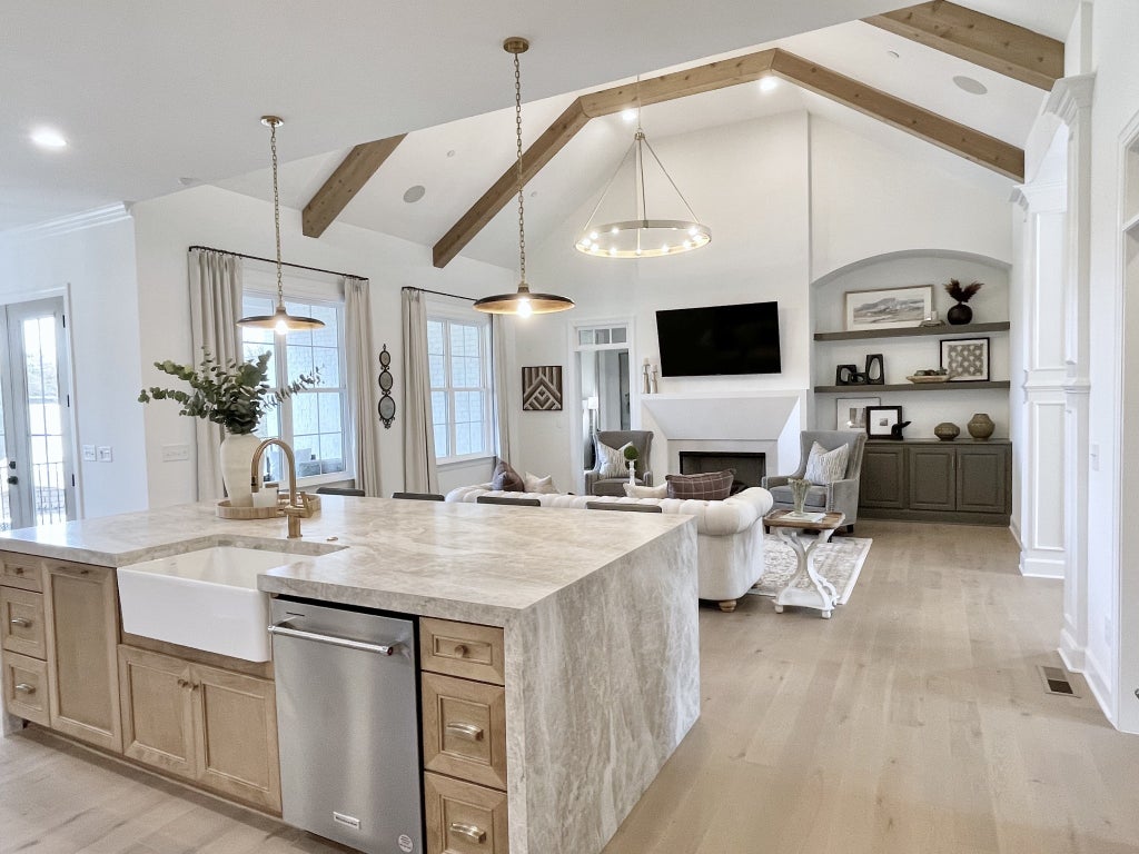 1002 Pasadena Drive, Brentwood