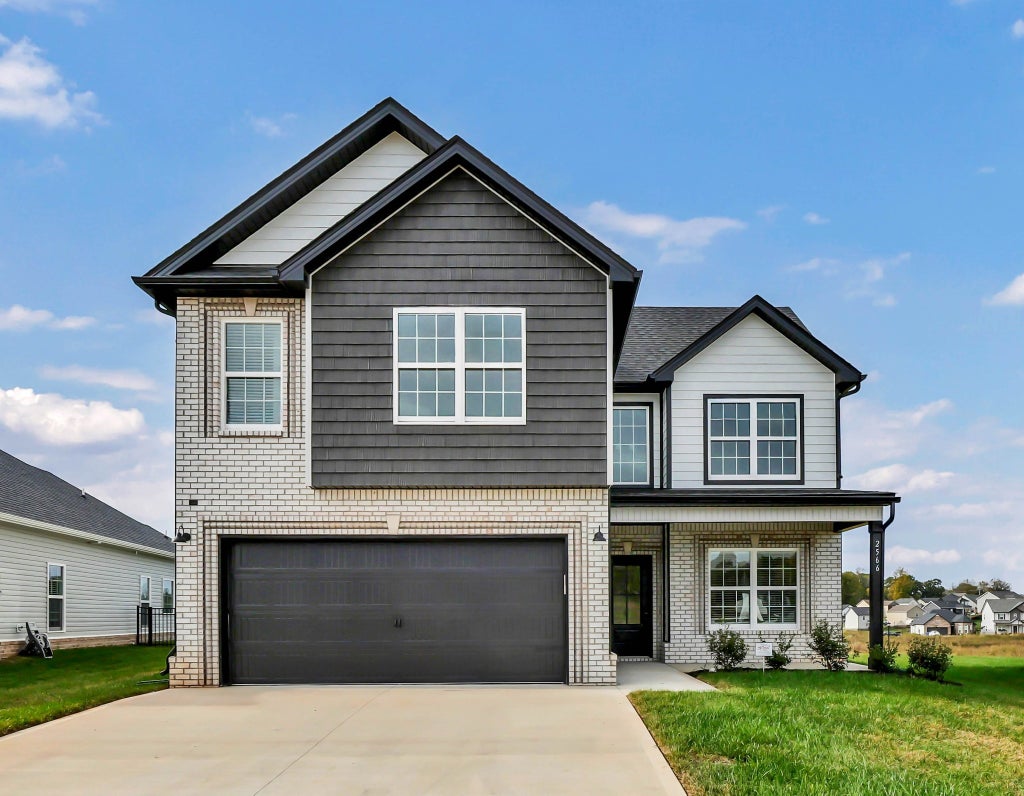 2566 Rafiki Dr, Clarksville