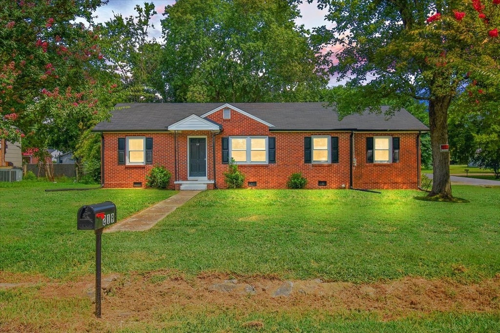 219 Rolling Rd, Shelbyville