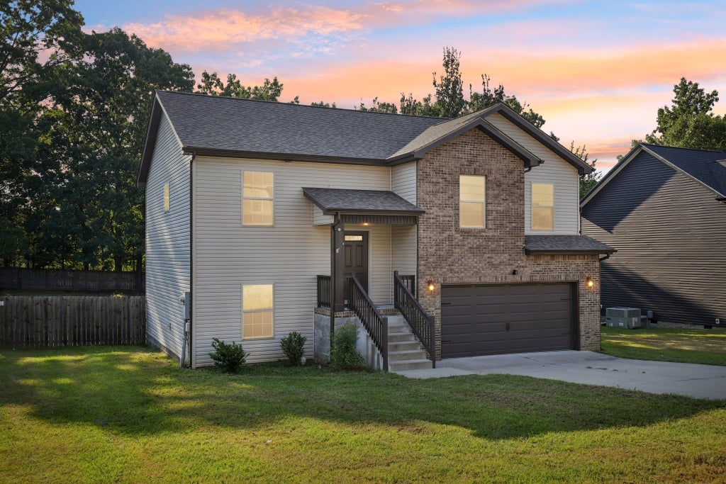 1864 Red Fox Trl, Clarksville