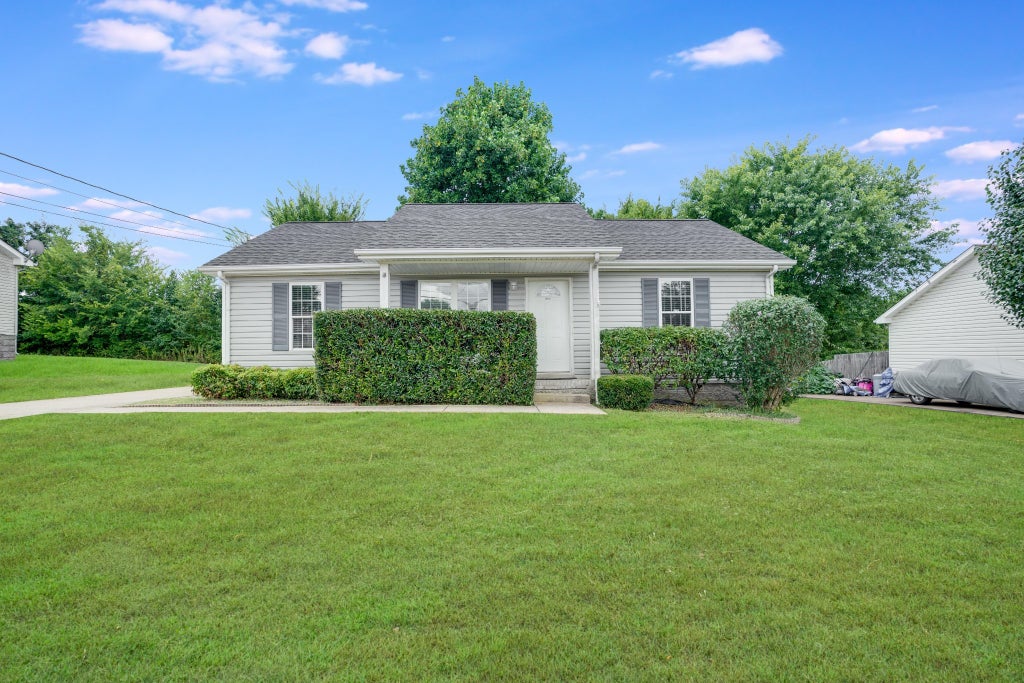 962 Winesap Rd, Clarksville