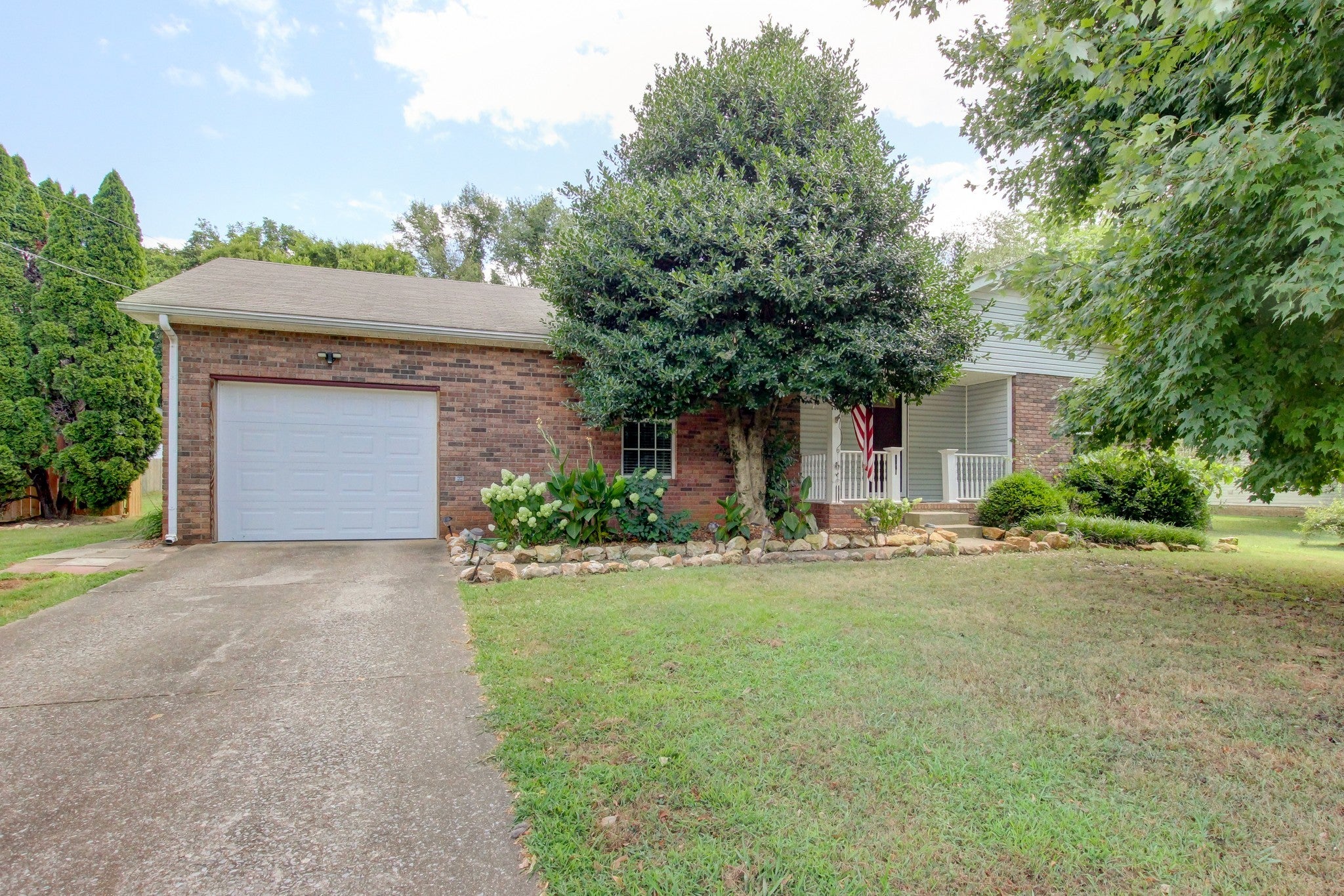 Photo of Listing #2972375