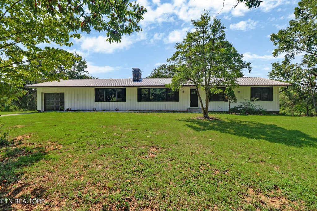 212 Copenhaver Rd Rd, Lenoir City