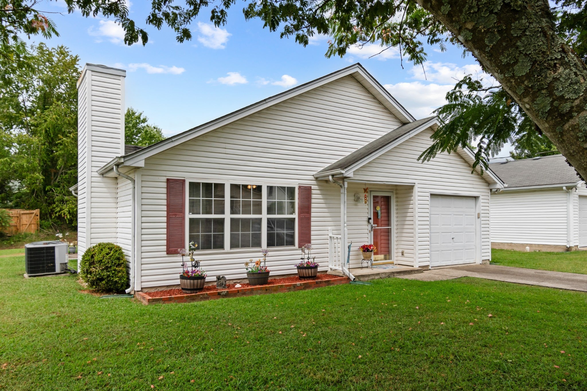 Photo of Listing #2972903