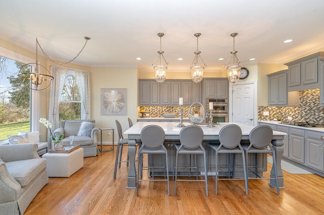 9711 Turner Ln, Brentwood