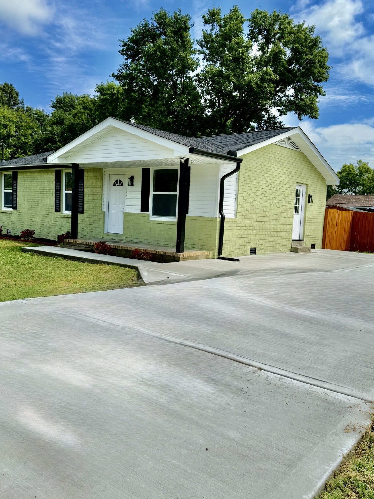 Photo of Listing #2973682