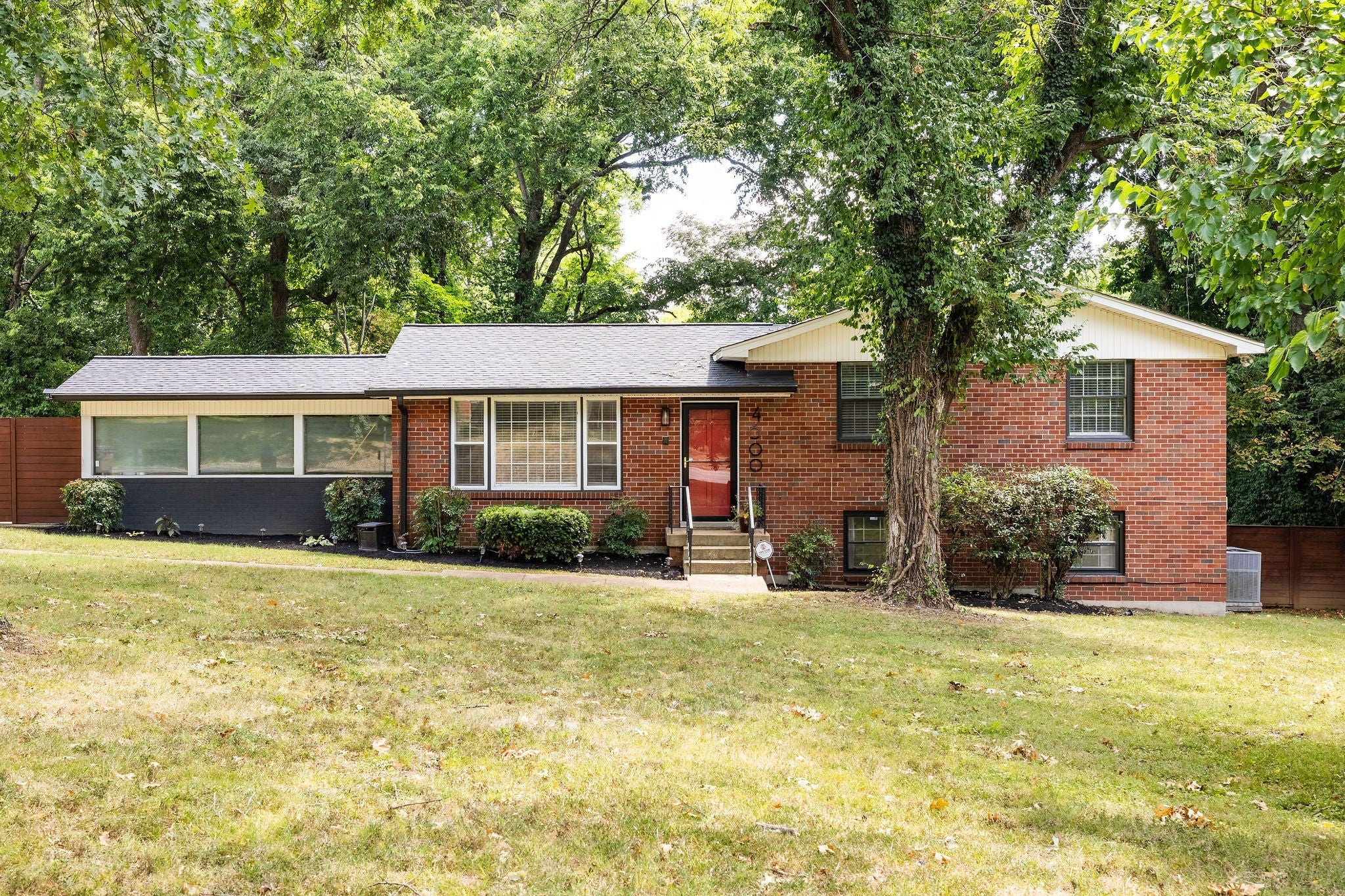 Photo of Listing #2974057