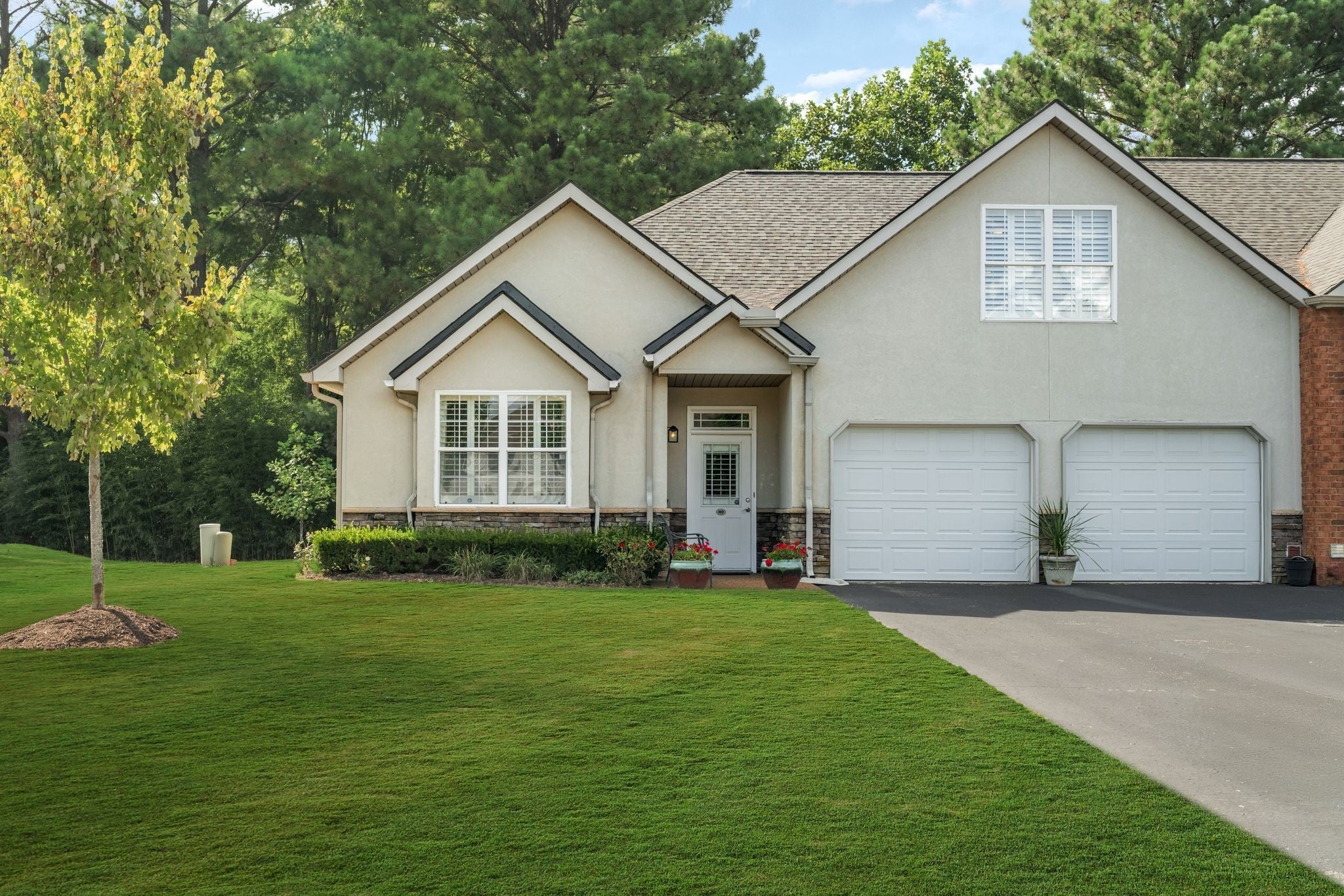 Photo of Listing #2974446