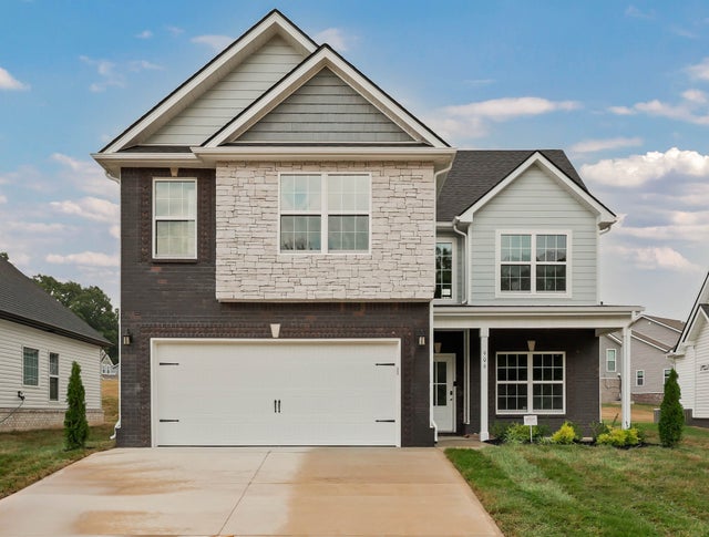 906 Inverness Ln, Clarksville