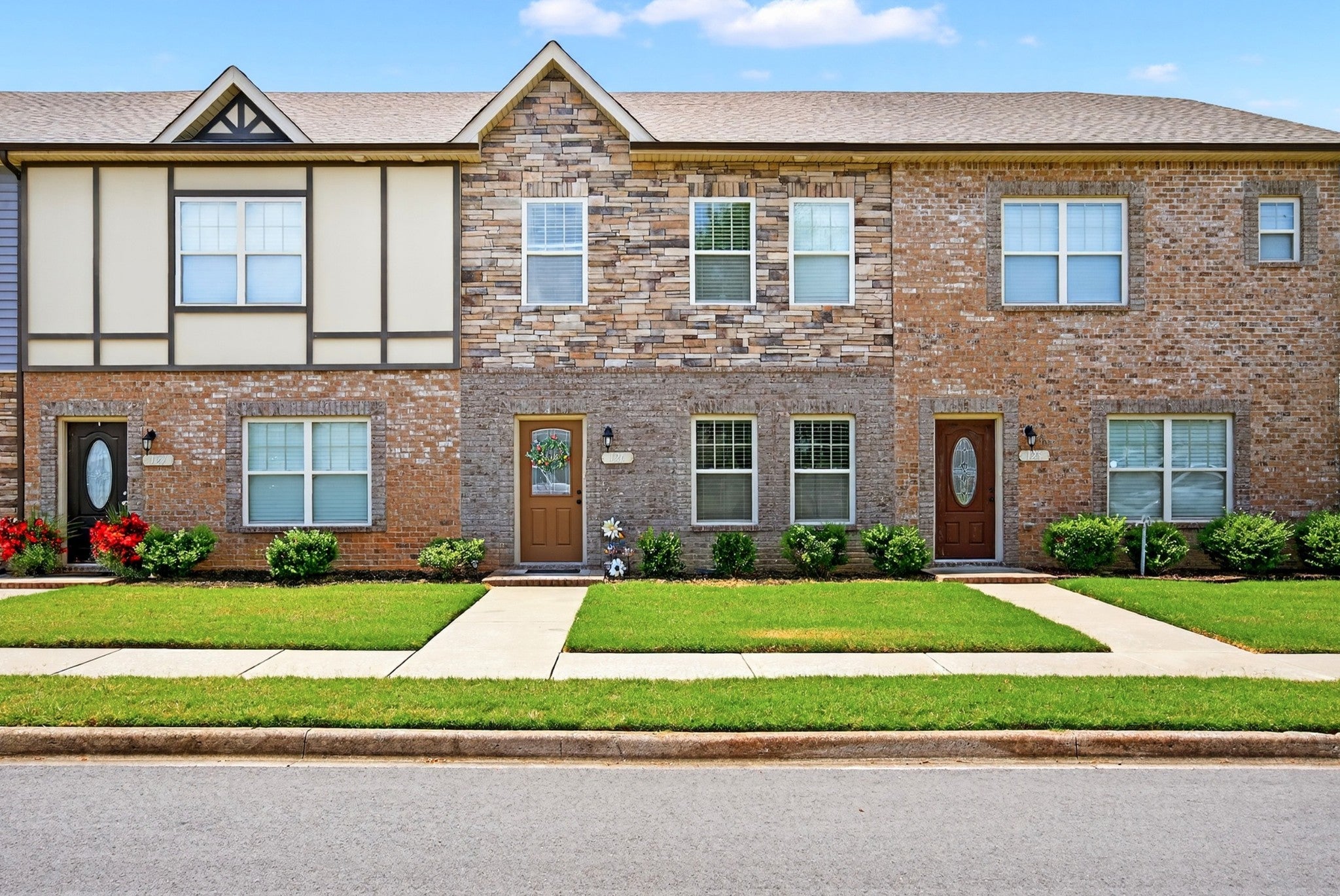 Photo of Listing #2975293