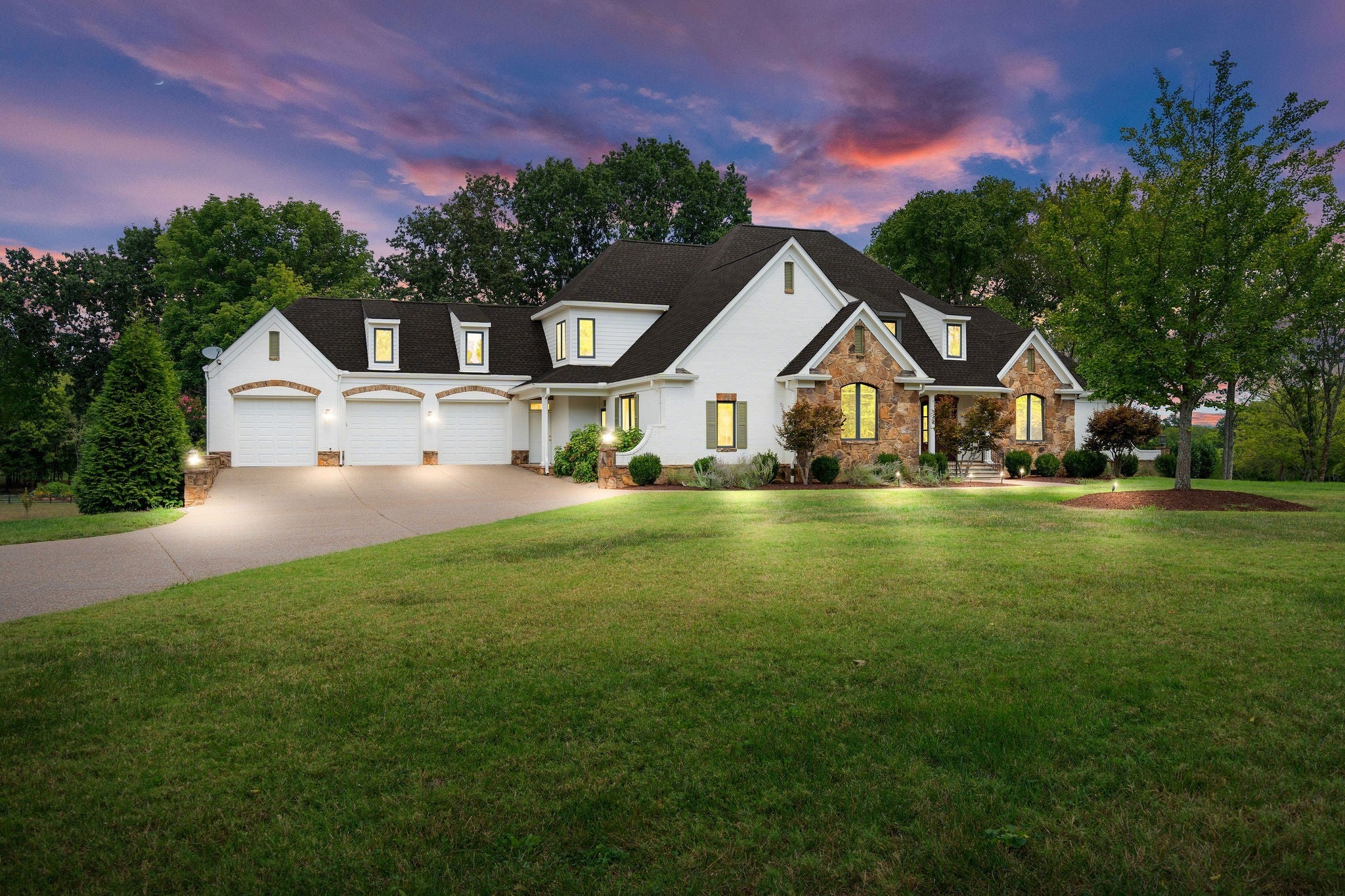 Photo of Listing #2975842