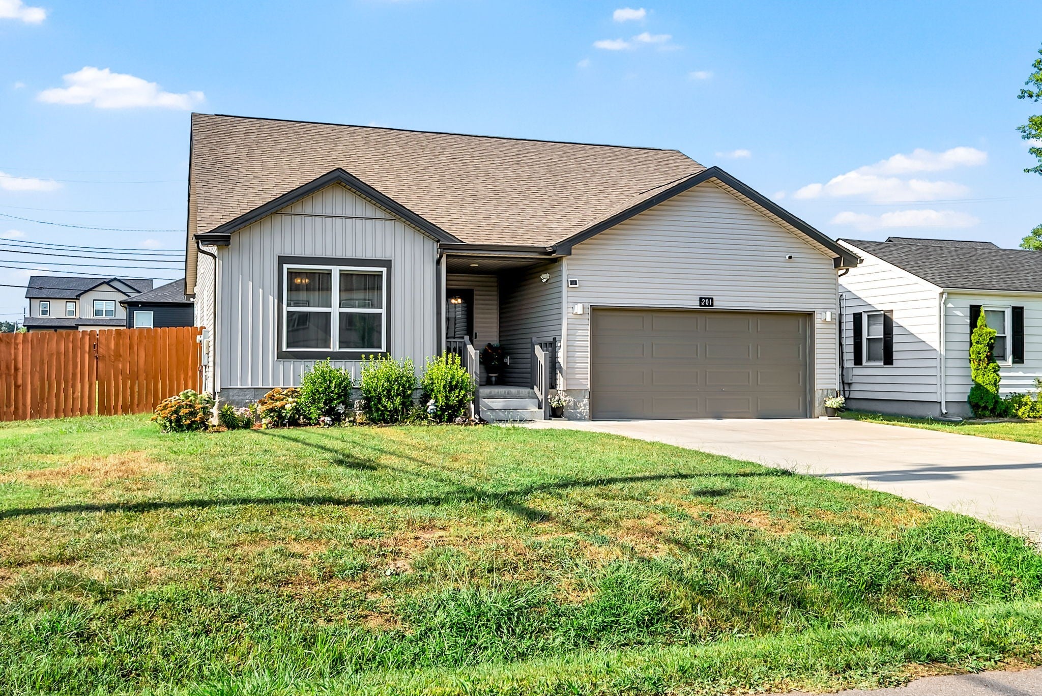 Photo of Listing #2975894