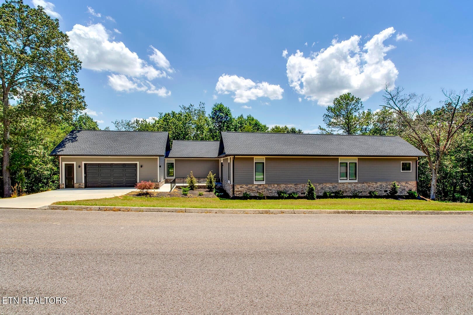 Photo of Listing #2975901