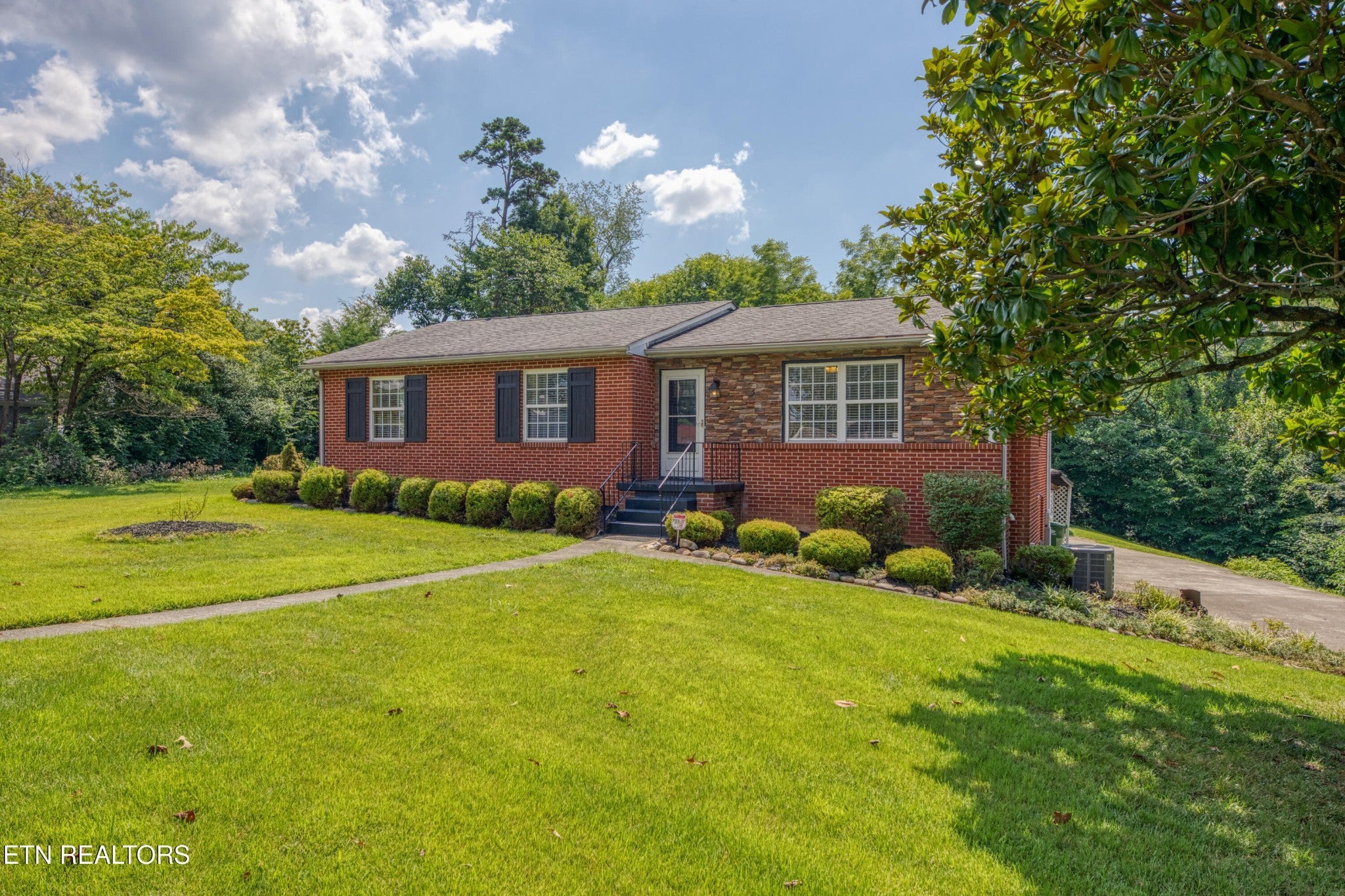 Photo of Listing #2976309