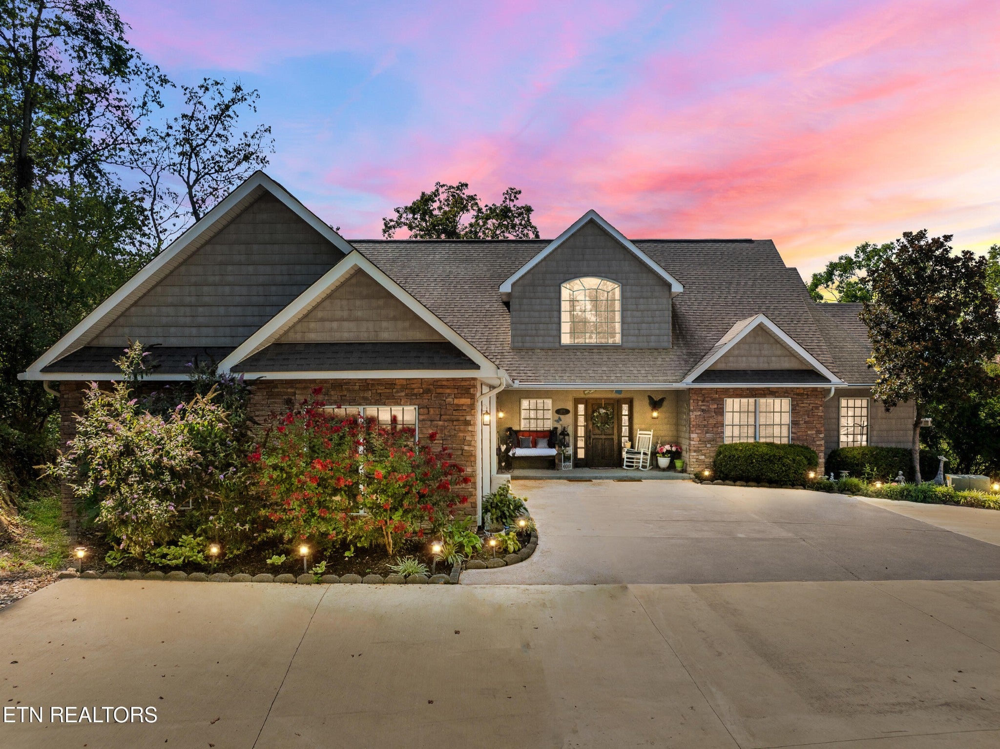 Photo of Listing #2976898