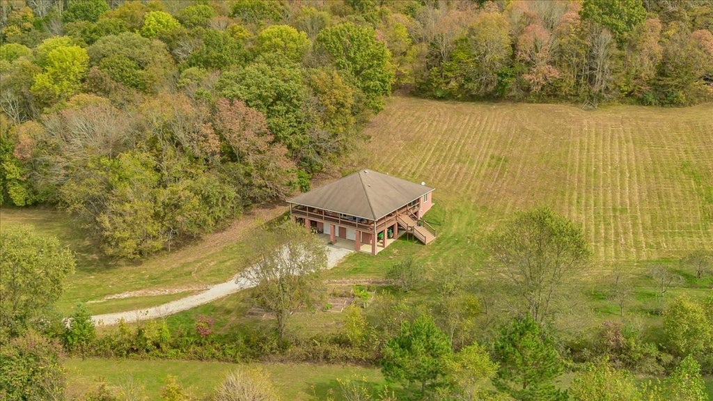 574 Hayes Ridge Rd, Lancaster