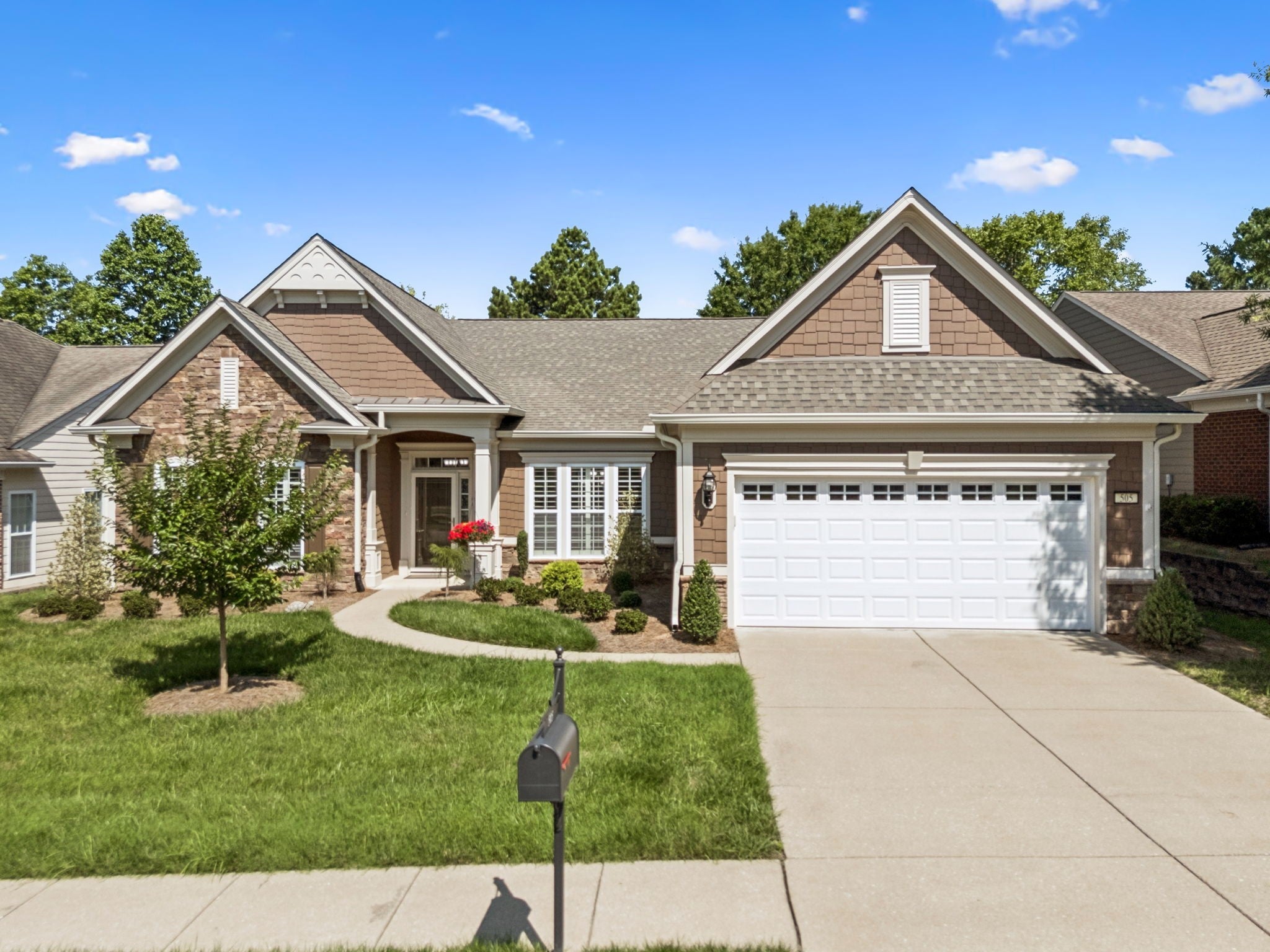 Photo of Listing #2978458
