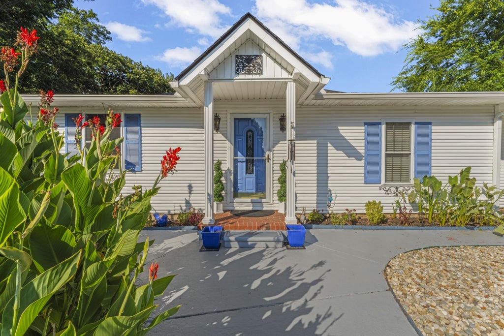 165 Rivergate Dr, Franklin