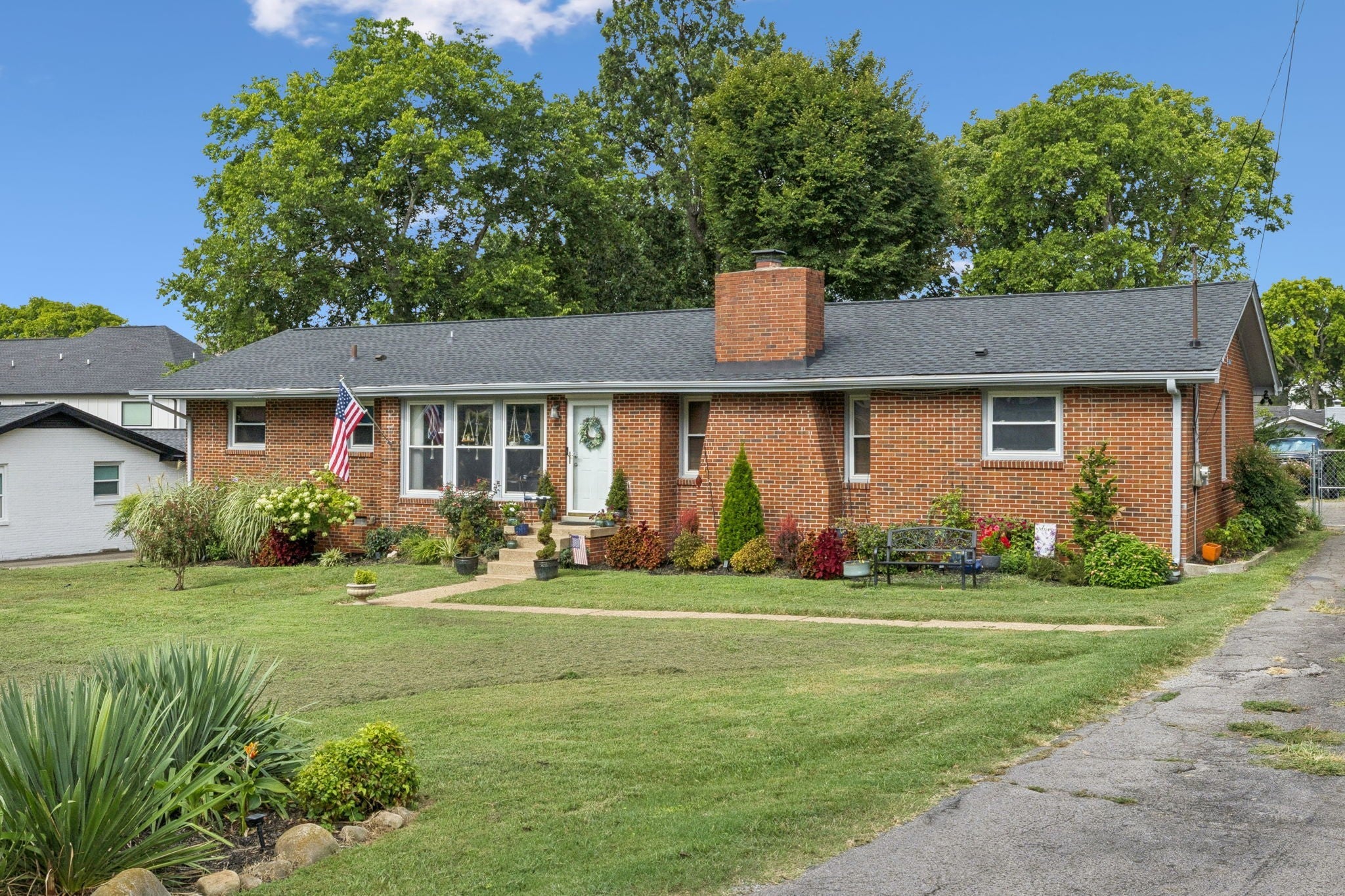 Photo of Listing #2980103