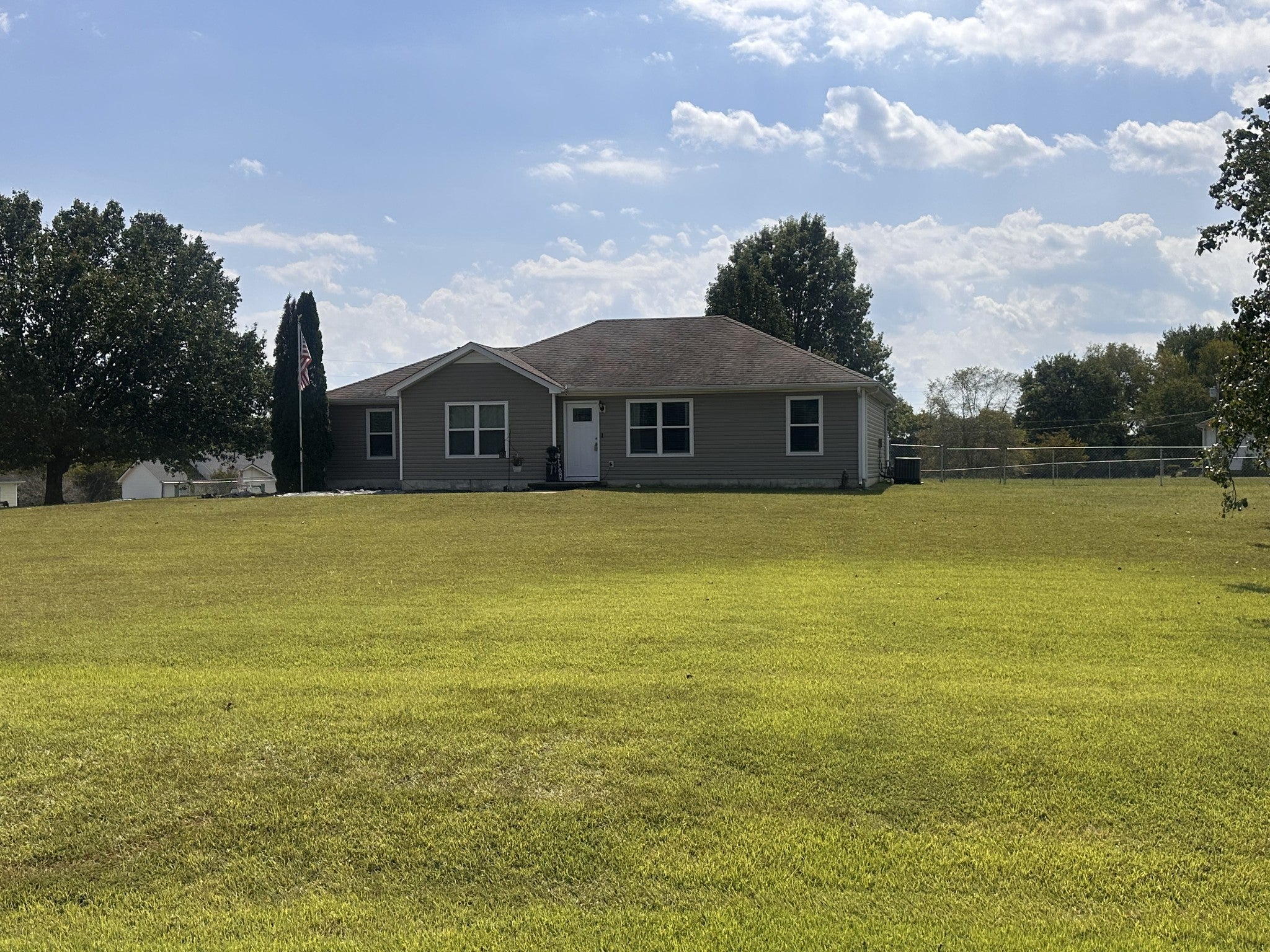 Photo of Listing #2980255