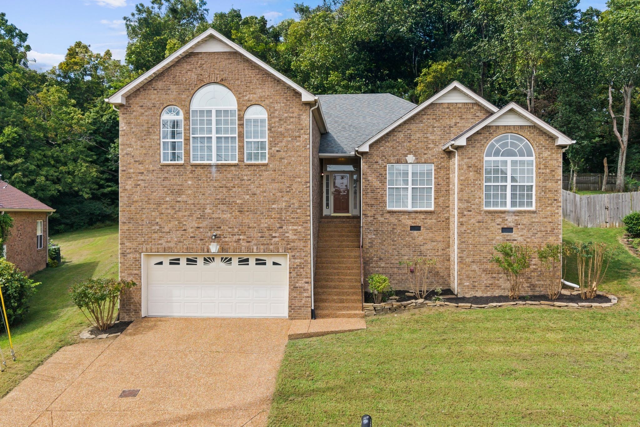 Photo of Listing #2982105