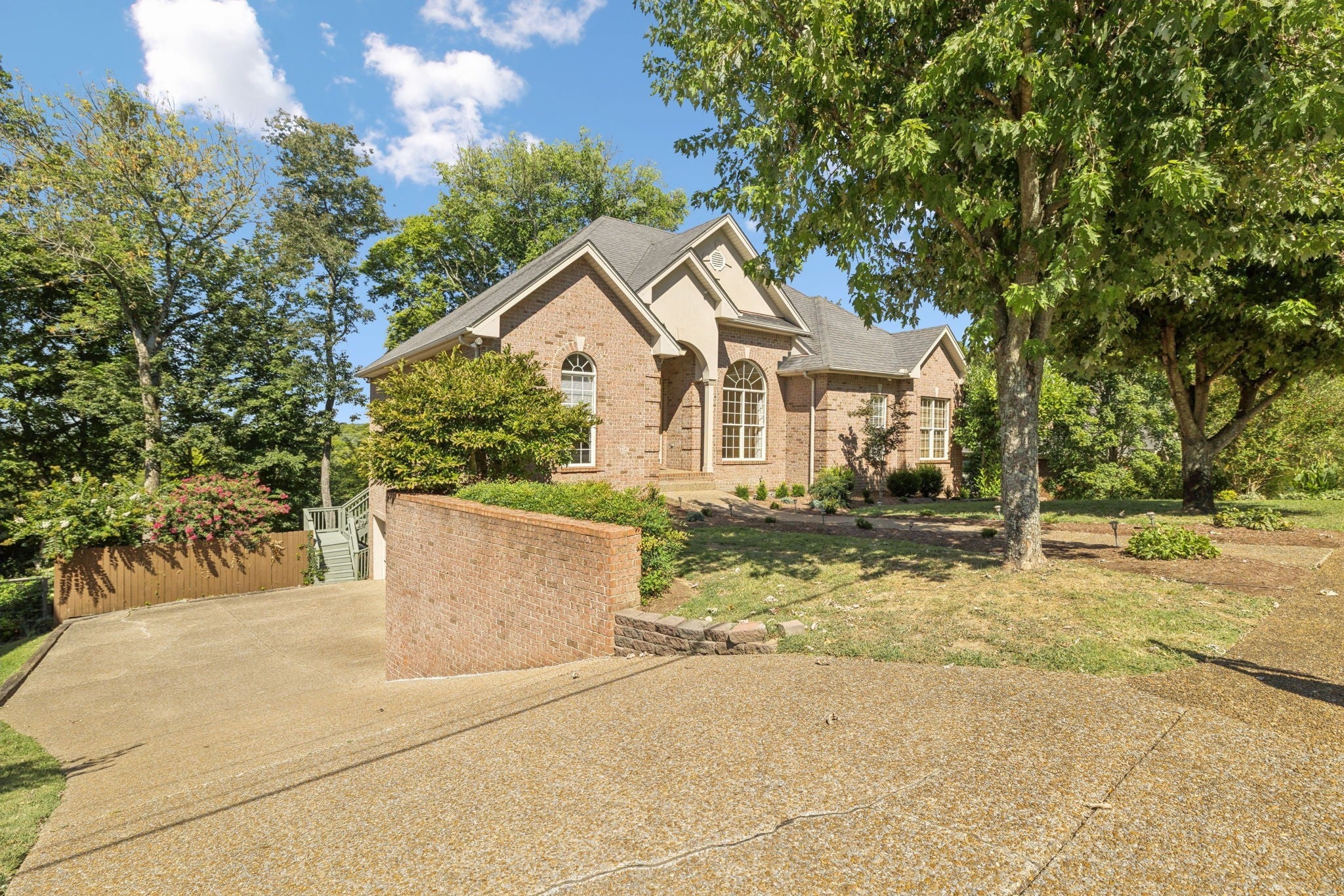 Home for sale in 176 Spy Glass Way Hendersonville, TN
