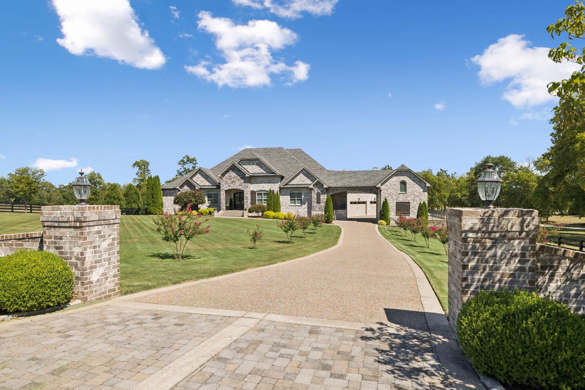 Photo of Listing #2986035