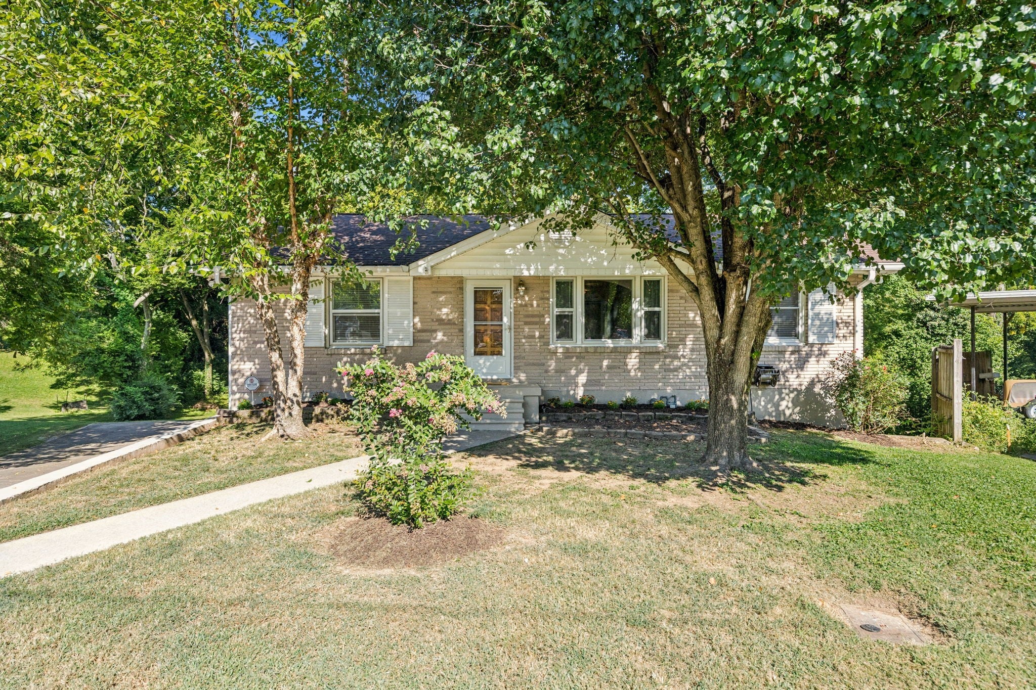 Photo of Listing #2986369