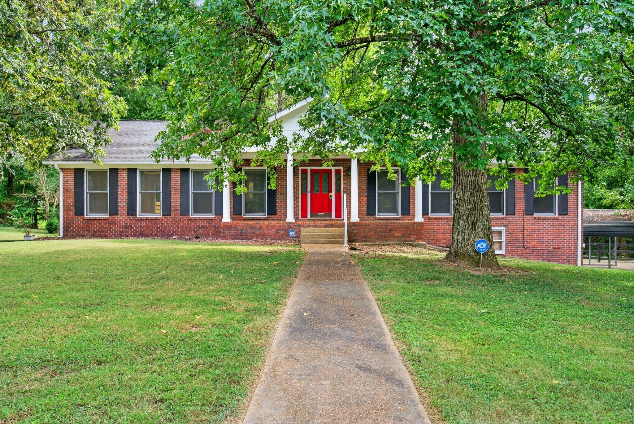 Photo of Listing #2986458